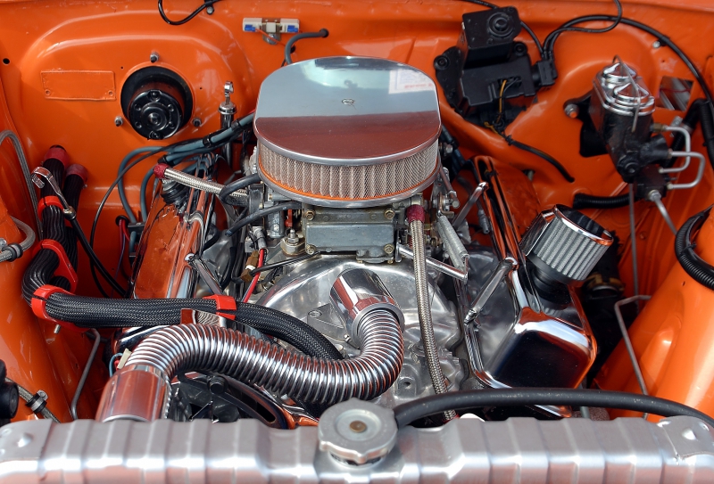 garagiste-VALLAURIS-min_car-engine-1738309